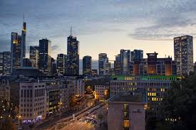 De 81 25 26 315 The Leading Nordic Corporate Bank Seb