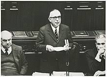 Si prepara il primo governo di centrosinistra di rumor. Mariano Rumor Wikipedia