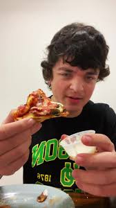 Delicious Pizza Mukbang with Daniel Piotti