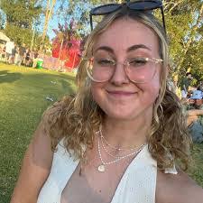 Abbey Nichols's Instagram, Twitter & Facebook