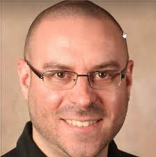 Daniel Szy's Instagram, Twitter & Facebook