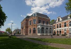 In der näheren umgebung von leeuwarden befinden sich die autobahnen a32 richtung heerenveen und zwolle, und a31 zum abschlussdeich/a7 nach den helder und amsterdam. Posthuis Theater Karte Heerenveen Niederlande Mapcarta