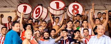 Atualmente disputa a segunda divisão do campeonato argentino de futebol. Instituto Atletico Central Cordoba Universidad Nacional De Cordoba