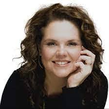 Tracie Rayburn's Instagram, Twitter & Facebook