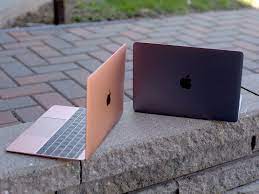 Perfekt für unterwegs dank seines schmalen und leichten designs und straken prozessoren. What Color Macbook Should You Get Silver Gold Rose Gold Or Space Gray Imore