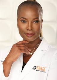 Tracey Hudson's Instagram, Twitter & Facebook