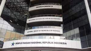 Assalam kepada semua pengguna perpustakaan. Kabar Gembira Jam Buka Perpusnas Kini Sampai Malam
