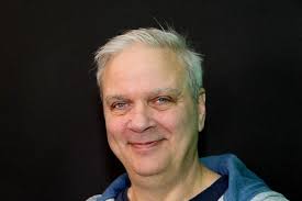 Eric van Heukelom Kandidaat nr. 13 op de lijst voor lokaal op 1 Eric wil de  energietransitie op de voet volgen en ook naar alternatieve mogelijkheden  blijven kijken.