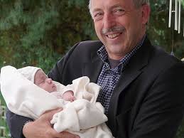 Nachwuchs willkommen: Stadt Wiehl begrüßt Neugeborene mit „Willkommen in  Wiehl“ Geschenk |