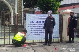 Pamirsa nu mulya, cunduk waktuna kana acara warta ma attaqwa dina bahasa sunda anu dipindangkeun ku elgita herviani munggaran. Masjid Sunda Kelapa Terapkan Protokol Kesehatan Saat Shalat Jumat Antara News