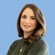 Erin Hale's Instagram, Twitter & Facebook