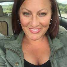 Aimee Pickett's Instagram, Twitter & Facebook