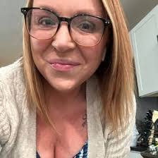 Jessica Kamps's Instagram, Twitter & Facebook