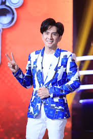 Phạm đan trường (born 29 november 1976) is a vietnamese male singer and actor. Ä'an TrÆ°á»ng Xuáº¥t Hiá»‡n Vá»›i Toc Cháº£i 2 Mai Tháº§n Thanh
