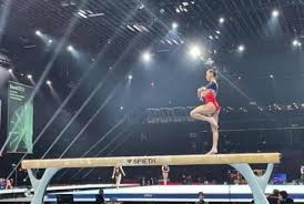 Maria larisa holbura (born september 16, 2000 in constanţa) is an elite romanian gymnast. Larisa Iordache CampioanÄƒ MondialÄƒ La BarnÄƒ DupÄƒ Concursul Din Cairo Dcnews