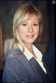 Michel Klein parti à 103 ans : Cette séquence culte où il a sauvé Dorothée  d'un tigre qui s'était jeté sur elle : Le diaporama