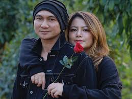 Sayang, mahligai pernikahan kedua wishnutama juga harus kandas dengan perceraian. Tak Semulus Kariernya Kisah Asmara Wishnutama Calon Menteri Jokowi Ternyata Penuh Lika Liku Pernah 2 Kali Bercerai Dengan Nama Mantan Istri Yang Sama Semua Halaman Nakita