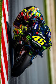 Pilota da corsa con il numero 46. 380 Motogp Wsbk Ideas Motogp Valentino Rossi Valentino Rossi 46