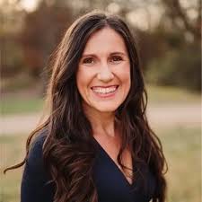 501: How To Create an Engaging and Compelling Keynote with Eva Daniel — The  Speaker Lab