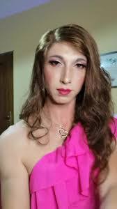 Daniela Cross's Instagram, Twitter & Facebook