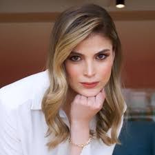 Lina Sandoval's Instagram, Twitter & Facebook