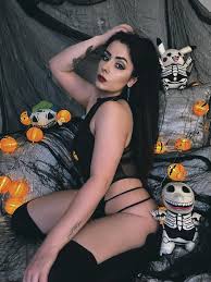 Happy Halloween 🎃 👻 Könnte als Vampir Königin durchgehen oder? 🧛🏻‍♀️🤪