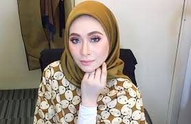 Anita is the only child of actor and director s. Selamat Jalan Abah Bapa Adira Meninggal Dunia