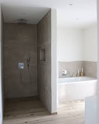 Scandinavian Design Minimalism Auf Instagram Hier Nochmal Unser Grosses Badezimmer Fotografiert Aus Unserem Schlafzimm In 2020 Large Bathrooms Baths Interior Bathtub