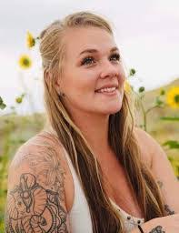 Brandi Sapp's Instagram, Twitter & Facebook