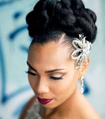 Updos are the classic, you can't deny it. Frisuren 2020 Hochzeitsfrisuren Nageldesign 2020 Kurze Frisuren Natural Hair Bride Natural Hair Wedding Black Wedding Hairstyles