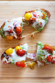 Pesto Pizza Toast Giadzy Giada De Laurentiis Recipe Recipe Pesto Pizza Giada De Laurentiis Recipes Pesto