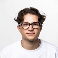 Thomas Schaffhauser's Instagram, Twitter & Facebook