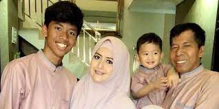 Kiwil mengatakan, dirinya akan rindu. Anak Anak Tinggal Dengan Meggy Wulandari Ini Yang Akan Tetap Kiwil Lakukan Merdeka Com