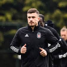 Jun 03, 2021 · dün akşam ekrana gelen sadakatsiz'in sezon finali bölümünde izleyicileri şoka sokan bir sahne yaşandı! Yilin Ask Bombasi Patladi Bahar Sahin Once Paylasti Sonra Sildi Yetmedi Hesabini Kapatti Besiktas In Yildizi Dorukhan Tokoz Ile Galeri Takvim
