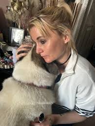 Hi, is there a set time to drop off some items for donation? Or can I pop  down any time? Thanks