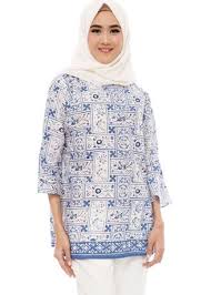 Batik ini berarti keindahan dan keanekaragaman bunga di seluruh dunia. Blus Batik Cap Halus Motif Anyaman Bahan Adem Atasan Dan Tunic Wanita Zilingo Shopping Indonesia