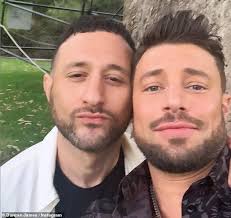 Currently starring in @proudcabaret @gavinbarkerassociates @paulbaylay @damngoodvoices download #doinenough in link below @djtracyyoung r orcd.co/doinenough. Duncan James Recalls The Feminine Attention Blue Received In His Prime Oltnews