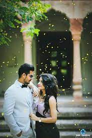 Pin By Anwar Shaikh On Couple Wedding Photoshoot Poses Pre Wedding Photoshoot Outdoor Pre Wedding Photoshoot