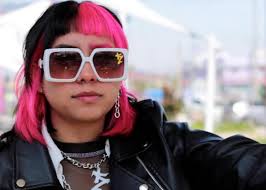 ComunidadUAM 💖 En el #Testimonial de la semana te presentamos a Oxxy,  Joyce Mabel Yepez Brito, estudiante de Licenciatura en Arte y Comunicación  Digitales. Escucha su sencillo: https://bit.ly/3Tt5aGr “Empieza a dedicarte  desde … ¡