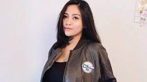 Seperti diketahui, dari pernikahannya dengan rachel vennya, niko dikaruniai dua orang anak. Kenang Masa Sma Rachel Vennya Rela Jualan Demi Bisa Pulang Sekolah Naik Ojek Kini Pengusaha Sukses Tribunnewsmaker Com