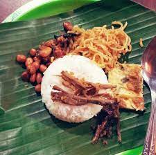 Nasi Kucing Also Known As Sego Kucing And Often Translated Cat Rice Is An Indonesian Rice Dish That Originated From Yogyakarta Semarang And Surakarta It Nasi