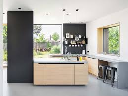 Diese sind in der regel mit geräten, spülbecken, schränken und anderen funktionellen gegenständen zu durchsetzen. Von Kochinsel Bis L Kuche Die Perfekte Kuchenform Fur Jeden Raum