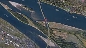 Washington at top with oregon at bottom of photo. Police Investigate Report Of Car Going Over Glenn Jackson Bridge Kgw Com