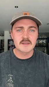 Understanding Canadian Head Nod Etiquette