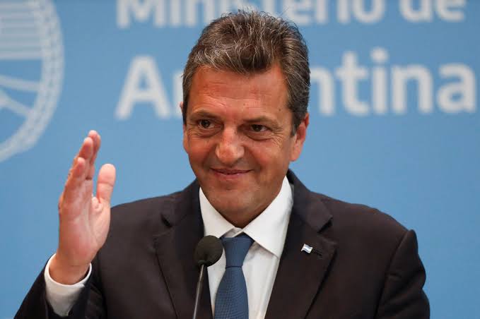 Sergio Massa: Can Argentina presidential candidate win election with  Peronism? | Reuters
