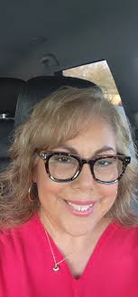 LOVE my gold/red Karly frames from Lensmart. ♥️