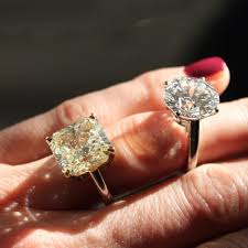 A Diamond Education With De Beers This 10 35 Carat D Colour Flawless Round Brilliant Diamond Bridal Ring Band Beautiful Jewelry Round Brilliant Diamond Ring