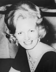 Holly Glenn's Instagram, Twitter & Facebook