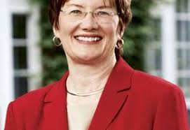 Lee Mason '65: A Rewarding Career, A Busy Retirement ‹ Plymouth Magazine