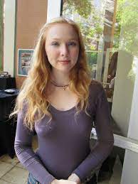 Molly Quinn – LoganBruin–An Unauthorized Autobiography 📸✈️